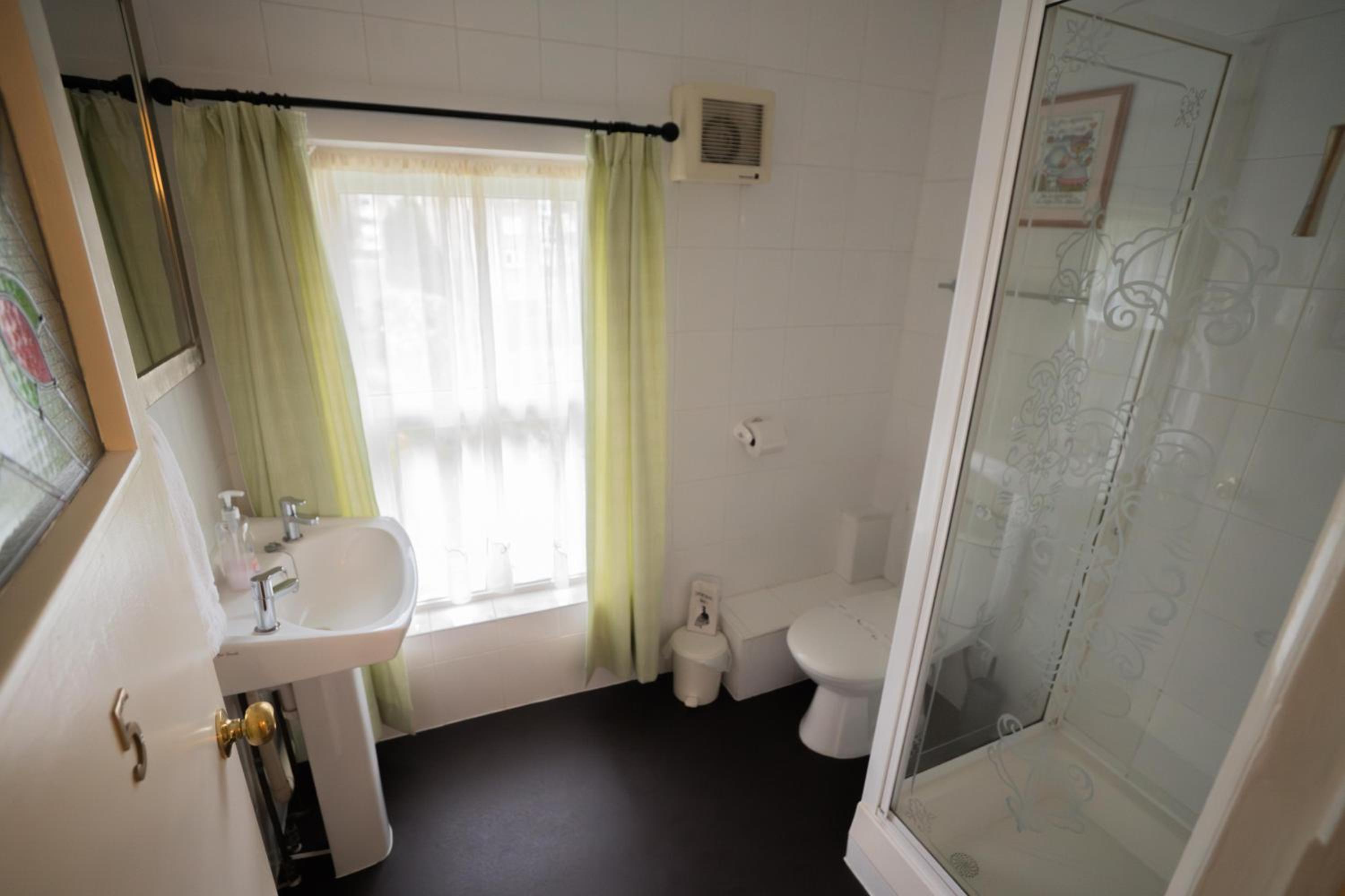 Maison Dieu Guest House