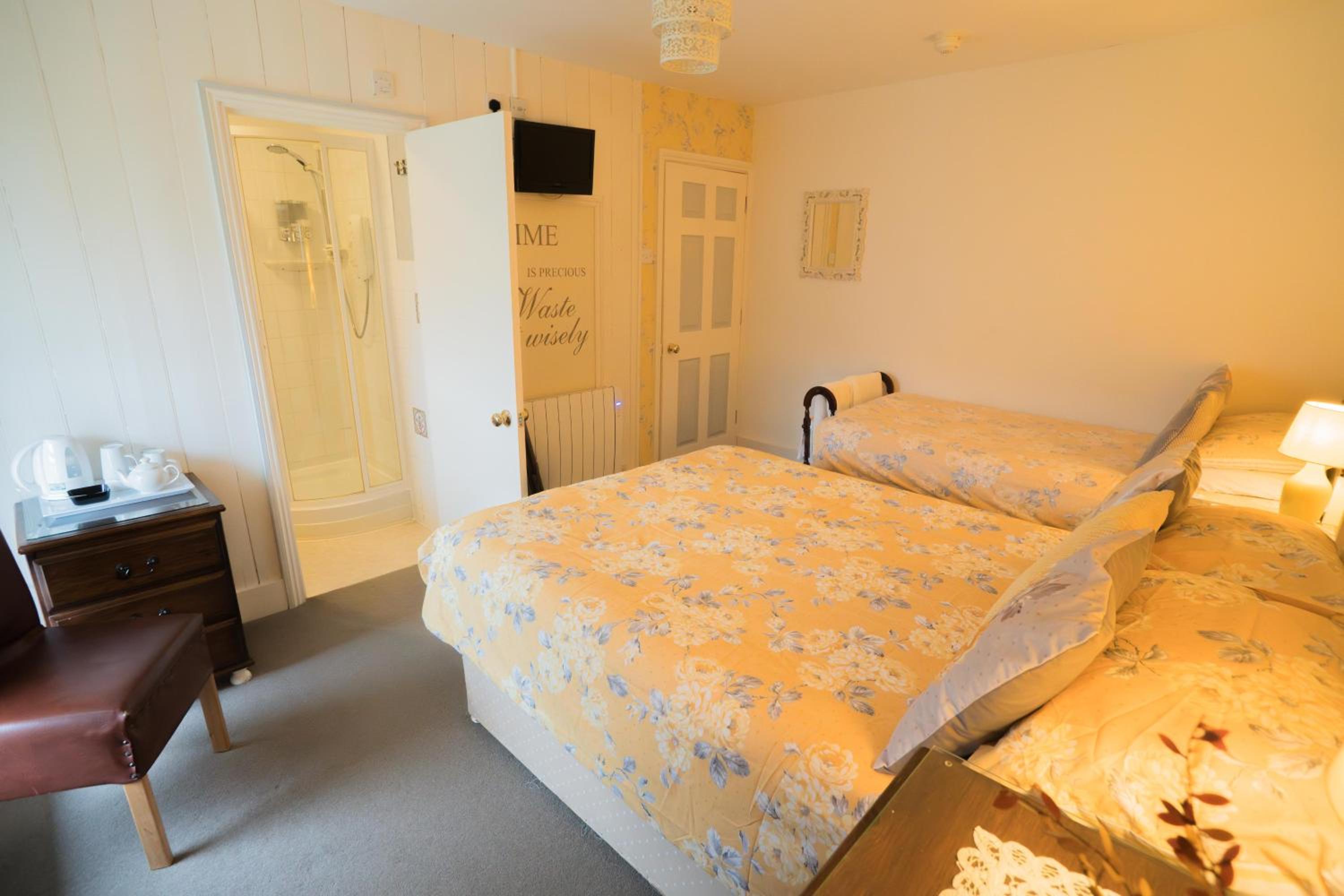 Maison Dieu Guest House