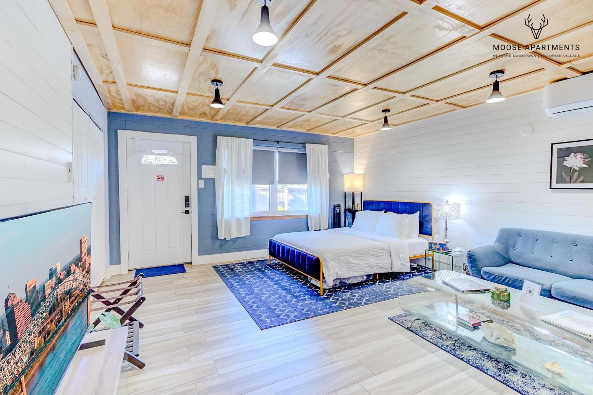 The Moose #3 - Modern Luxe Studio with Free Gated Parking & Wifi view 2