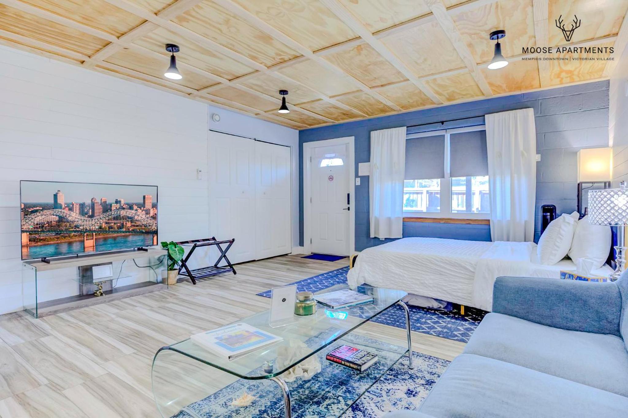 The Moose #3 - Modern Luxe Studio with Free Gated Parking & Wifi view 4