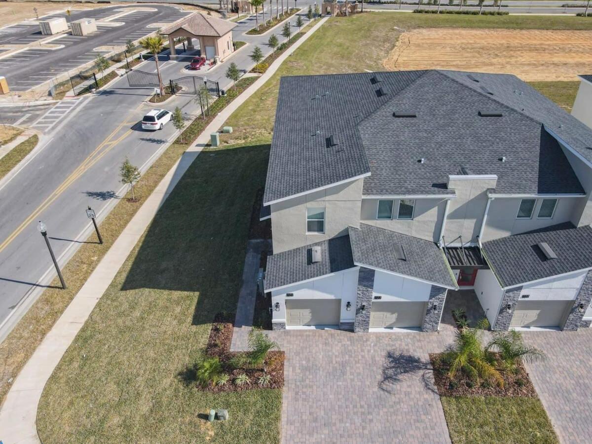 Amazing 2BR condo with 2 Clubhouses & Private Game Room view 4