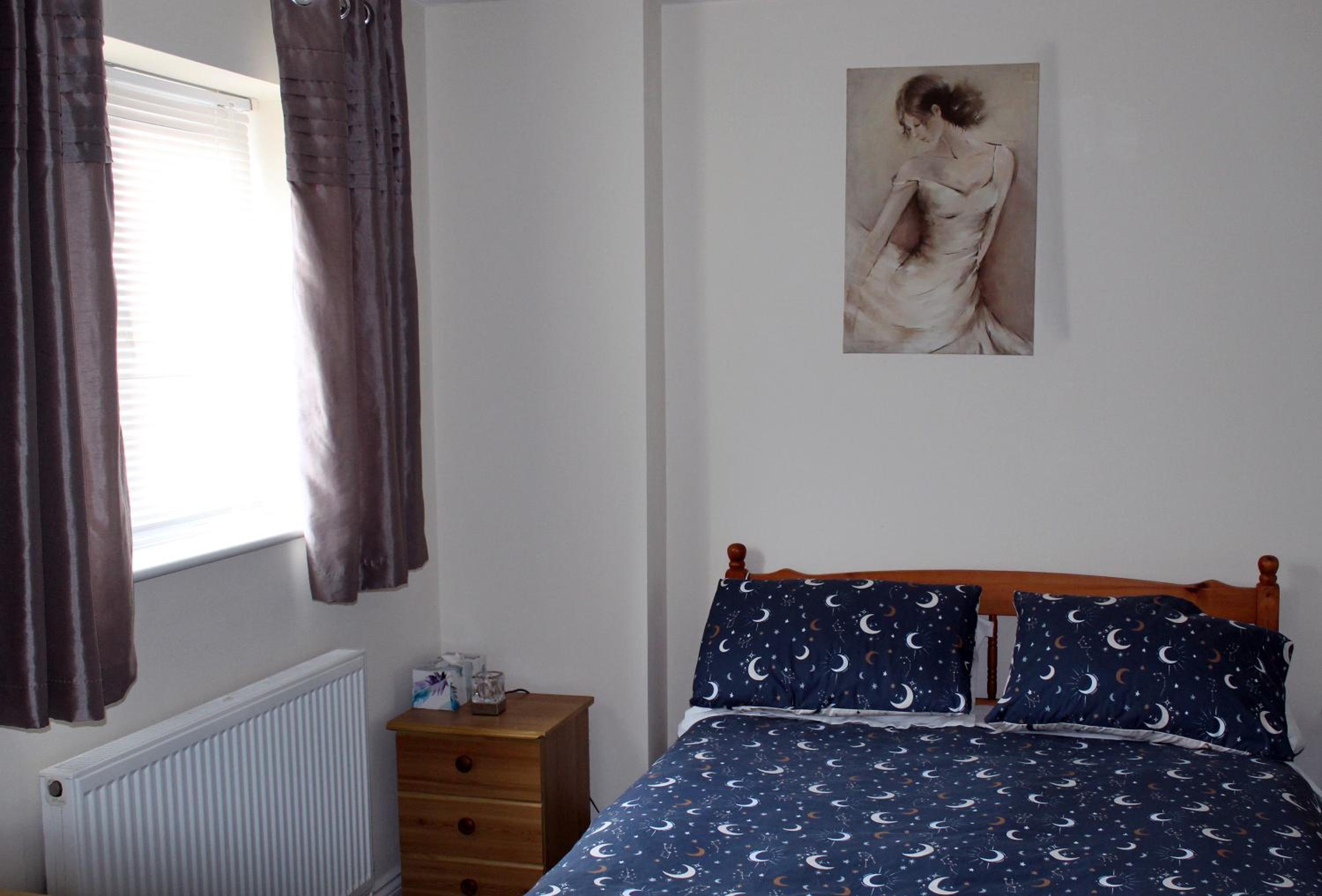 Cosy room with 3 bed spaces in a friendly bungalow view 3
