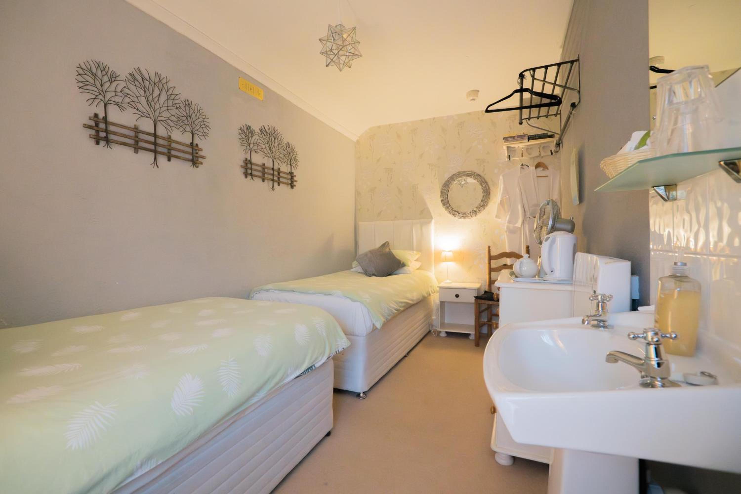 Maison Dieu Guest House