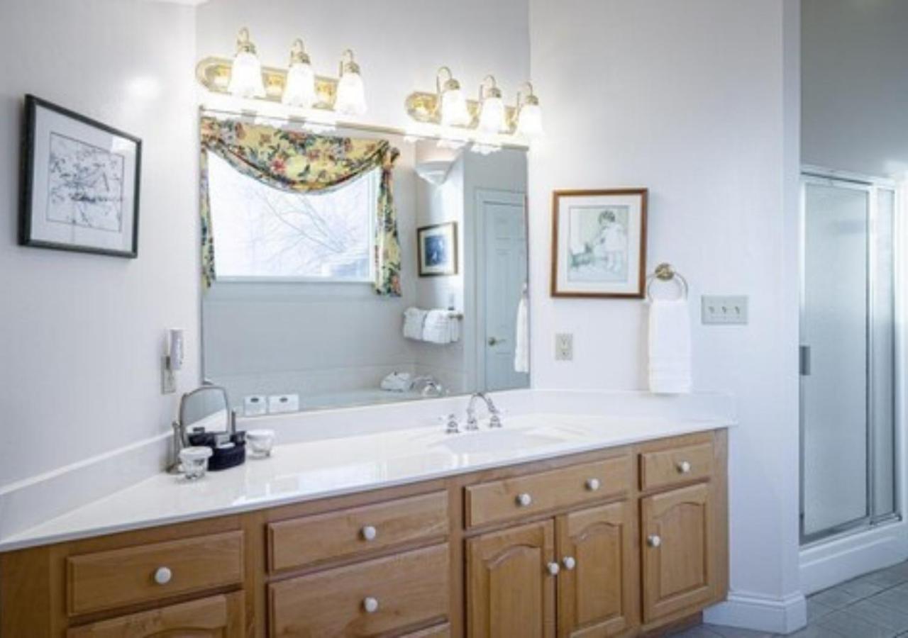 Whitestone Inn