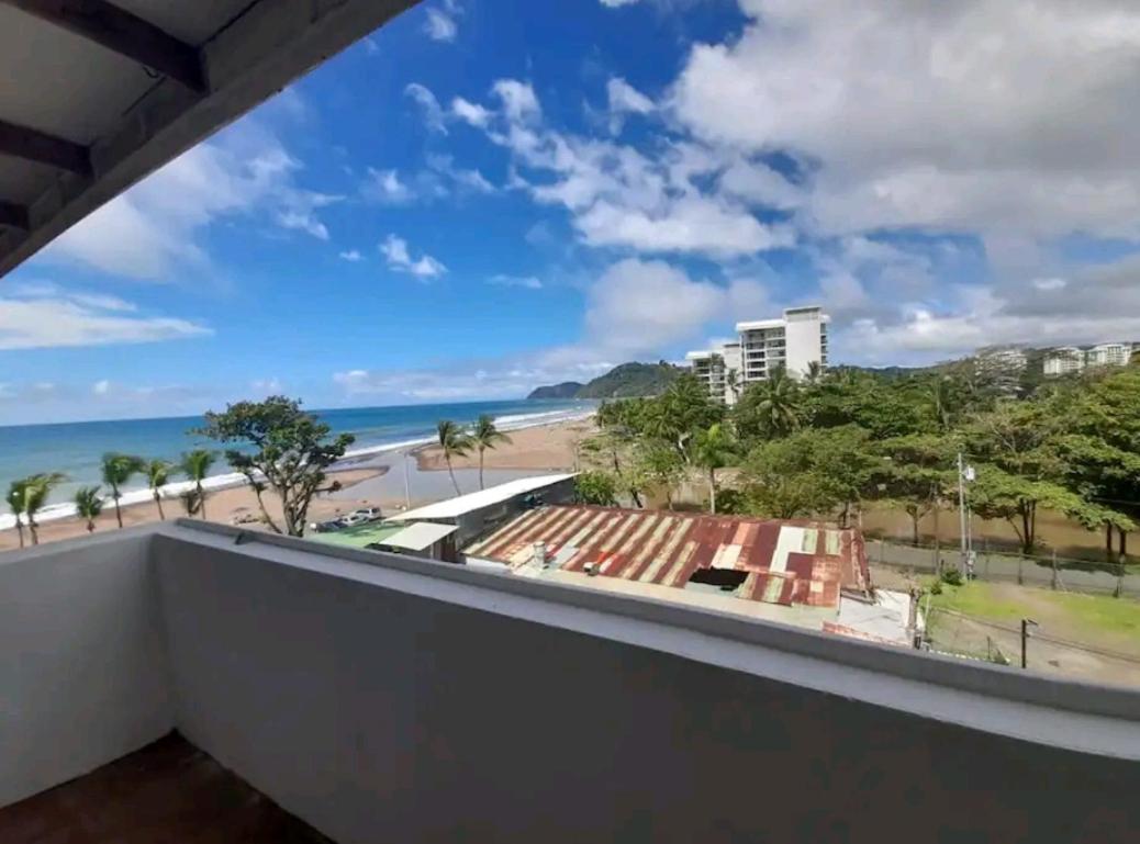 Casa Awa, Jaco