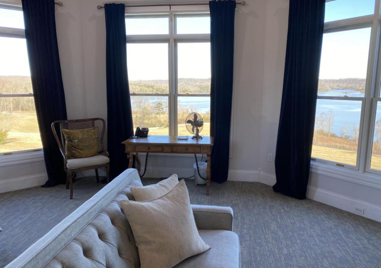 Whitestone Inn