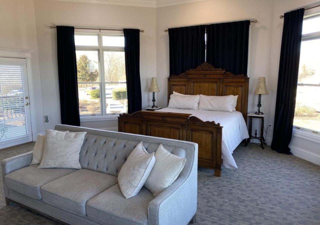 Whitestone Inn
