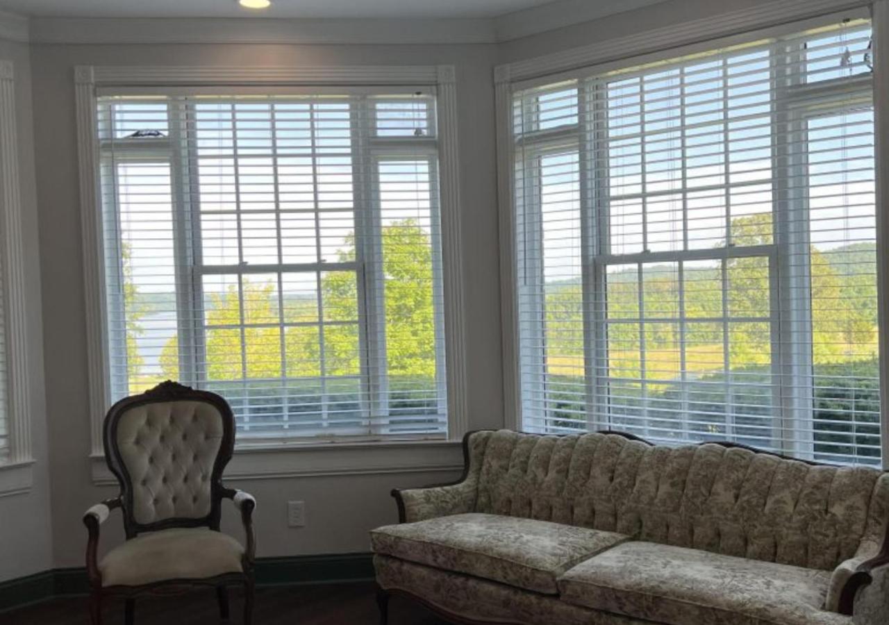 Whitestone Inn