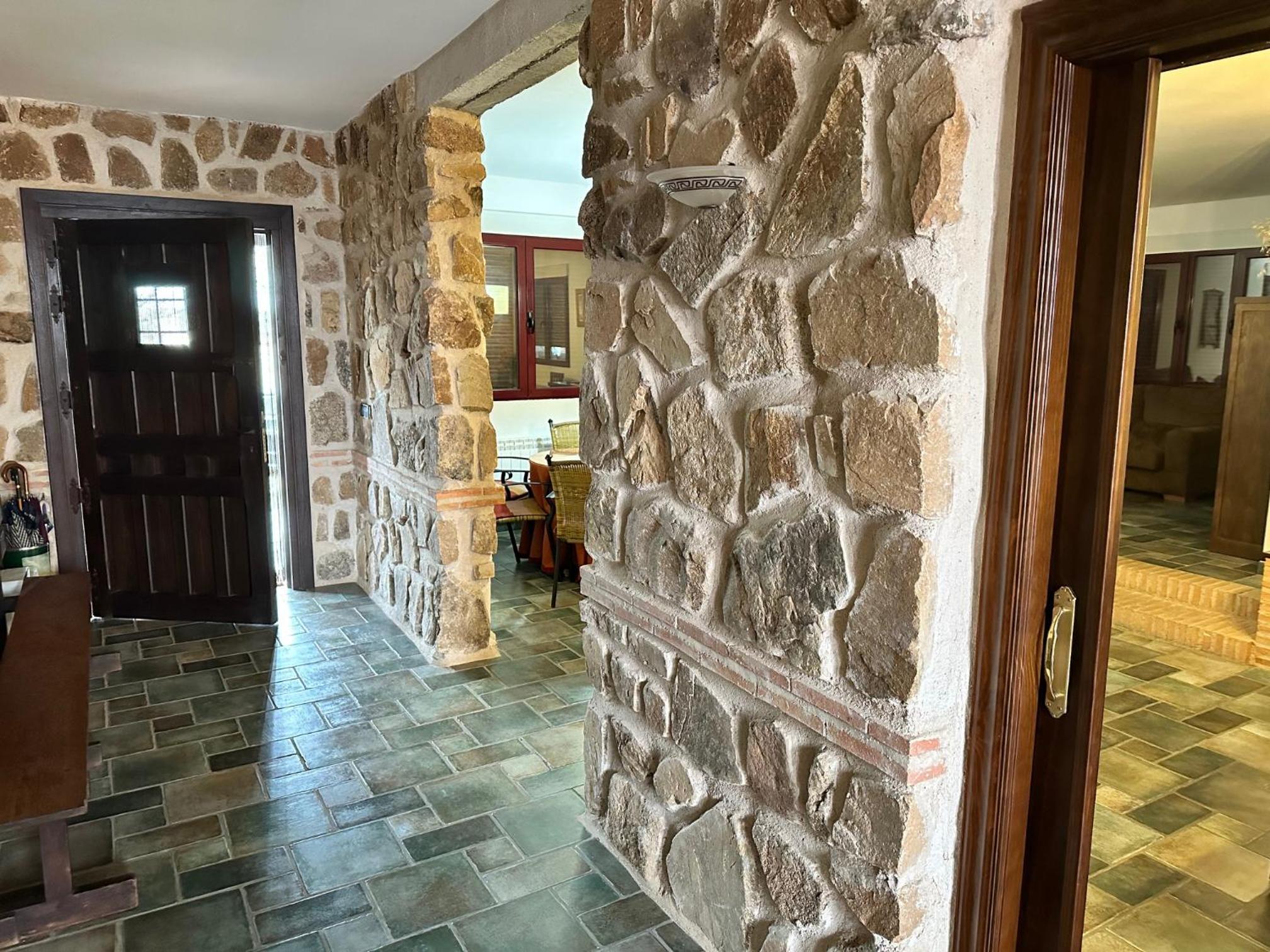 Photo 25