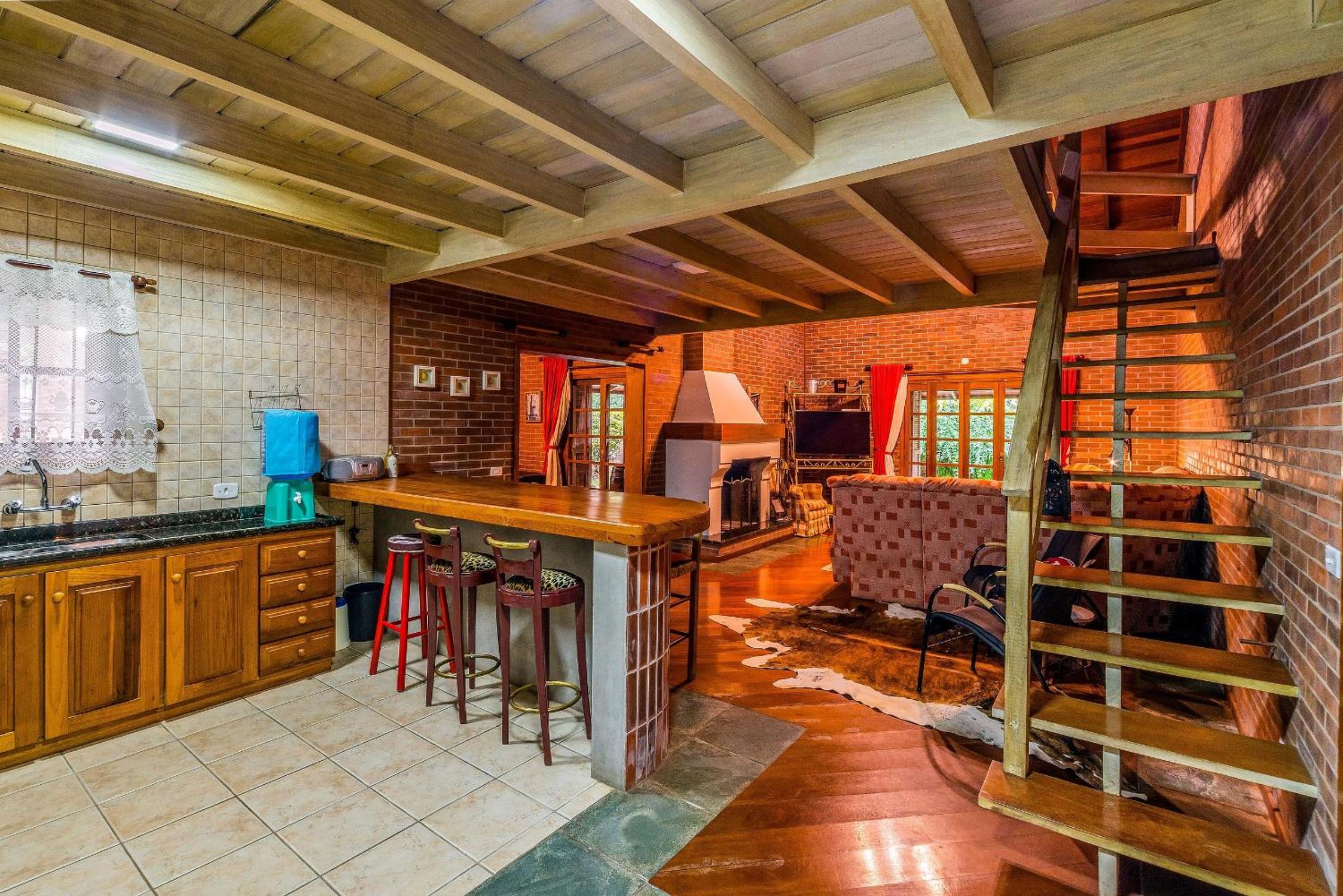 Bela casa estilo chalé em Canela RCF160