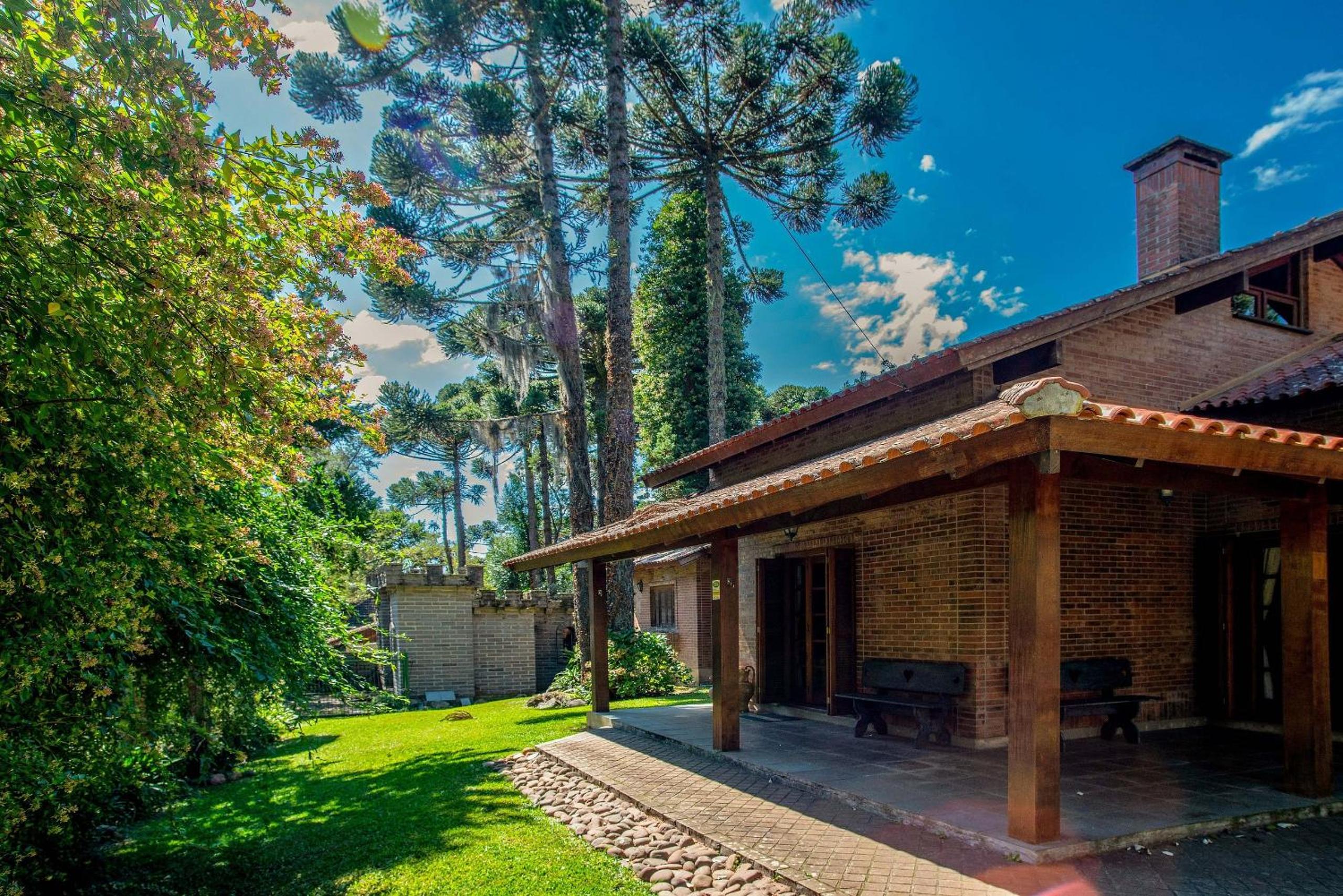 Bela casa estilo chalé em Canela RCF160