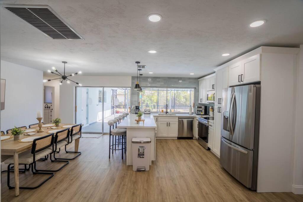 Heated Pool Villa/3 beds/Beach/Downtown/Game Room view 3