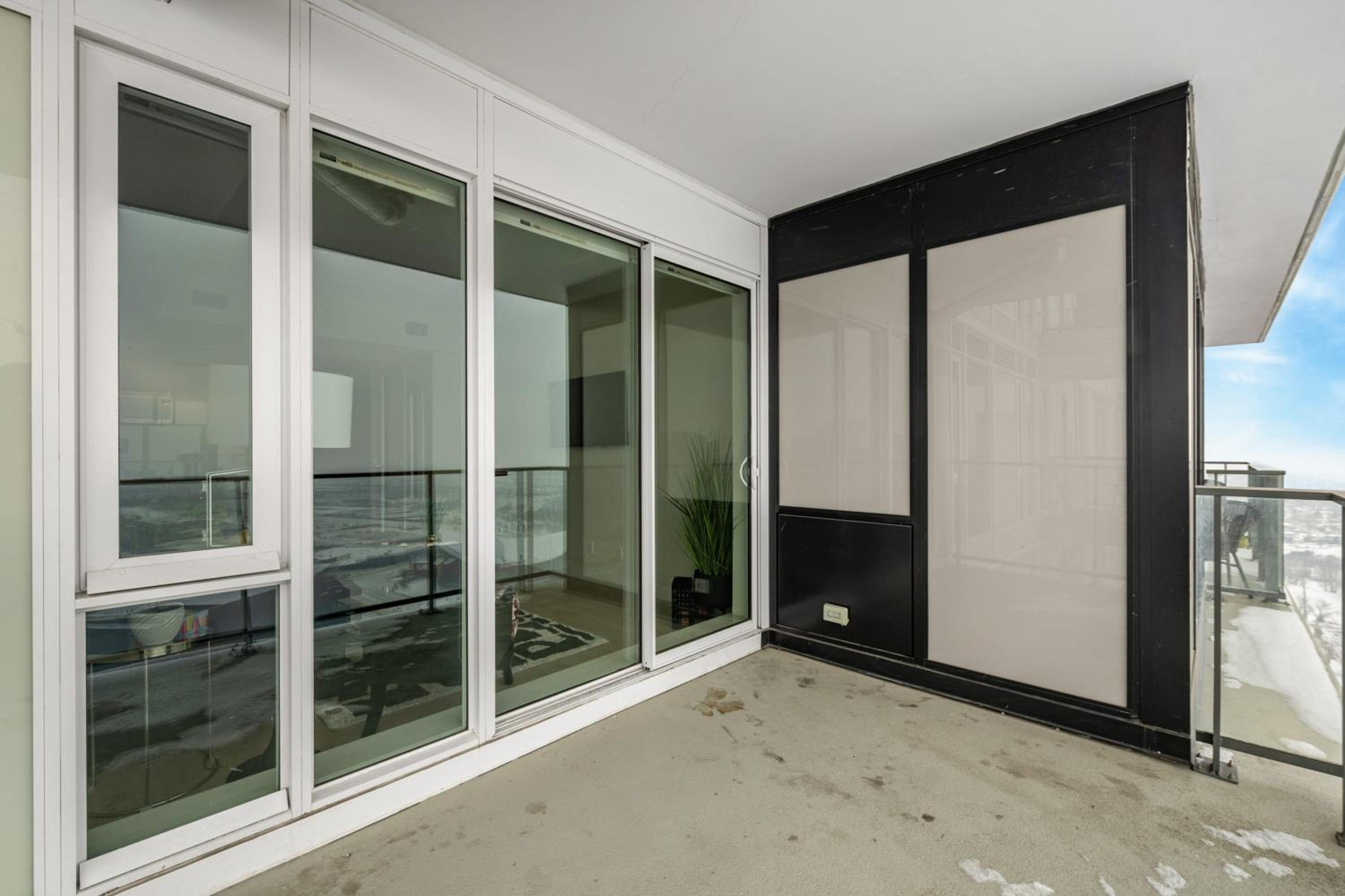 PRIME Downtown 34th FL - Near Stampede, Casino, Bars! FREE Banff Pass, Parking, Wine!