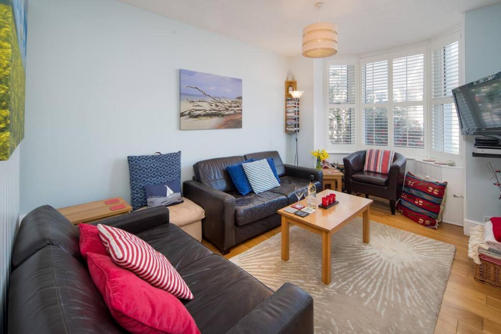 Regatta Cottage