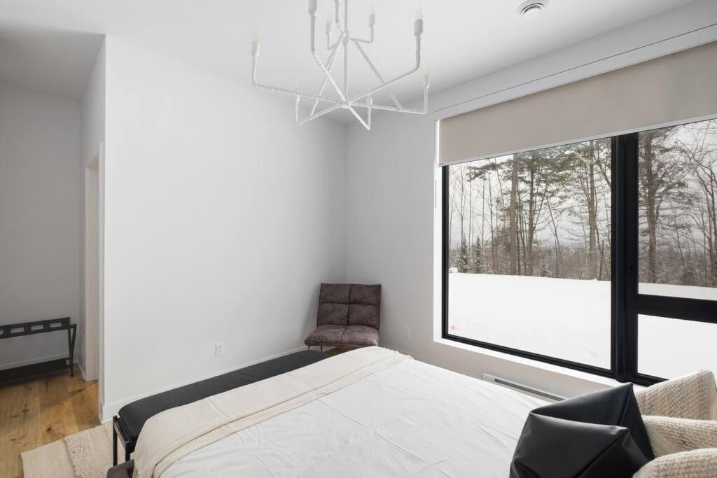 Chalet Peak Tremblant: Your Mountain Escape.
