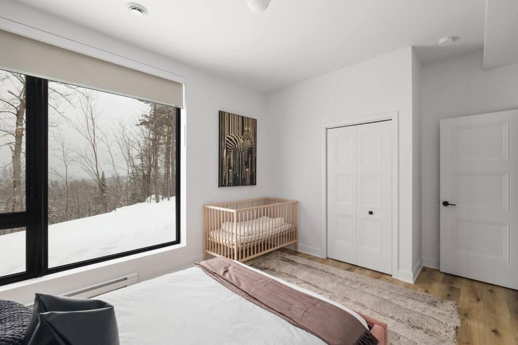 Chalet Peak Tremblant: Your Mountain Escape.