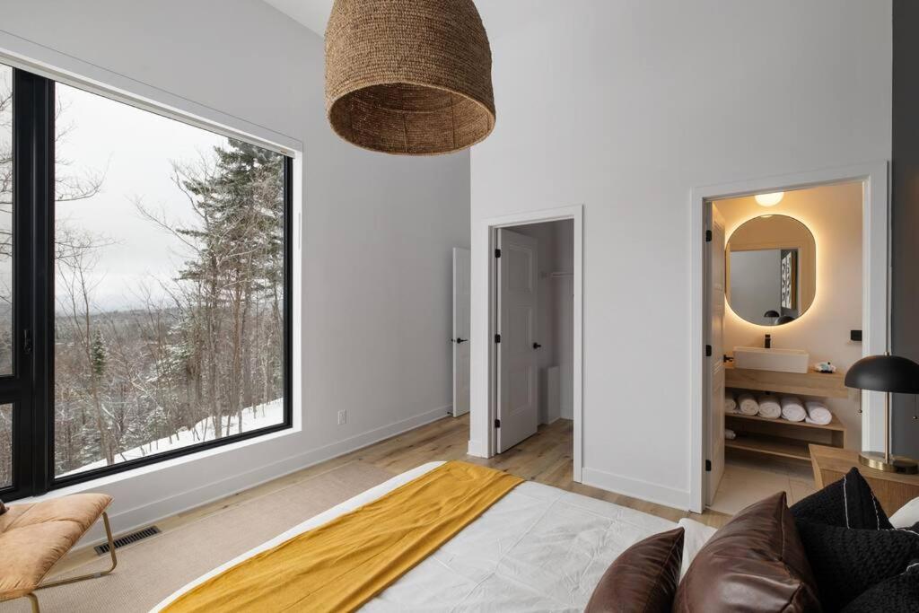 Chalet Peak Tremblant: Your Mountain Escape.