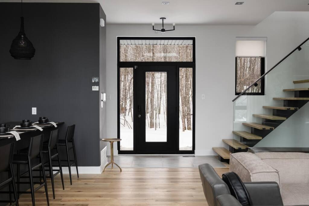 Chalet Peak Tremblant: Your Mountain Escape.