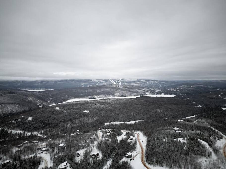 Chalet Peak Tremblant: Your Mountain Escape.