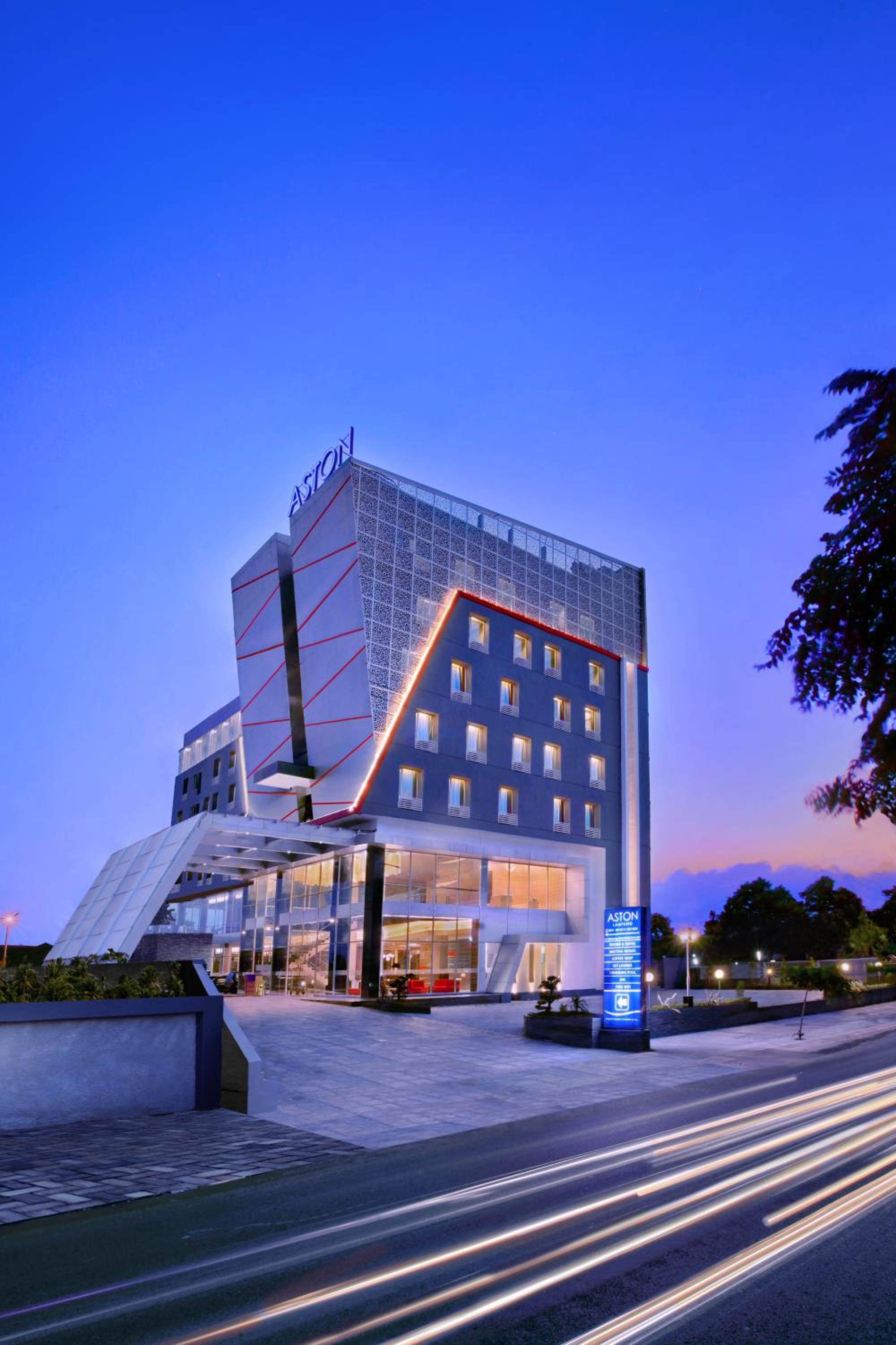 Hotel Aston Lampung City Hotel - Image 1