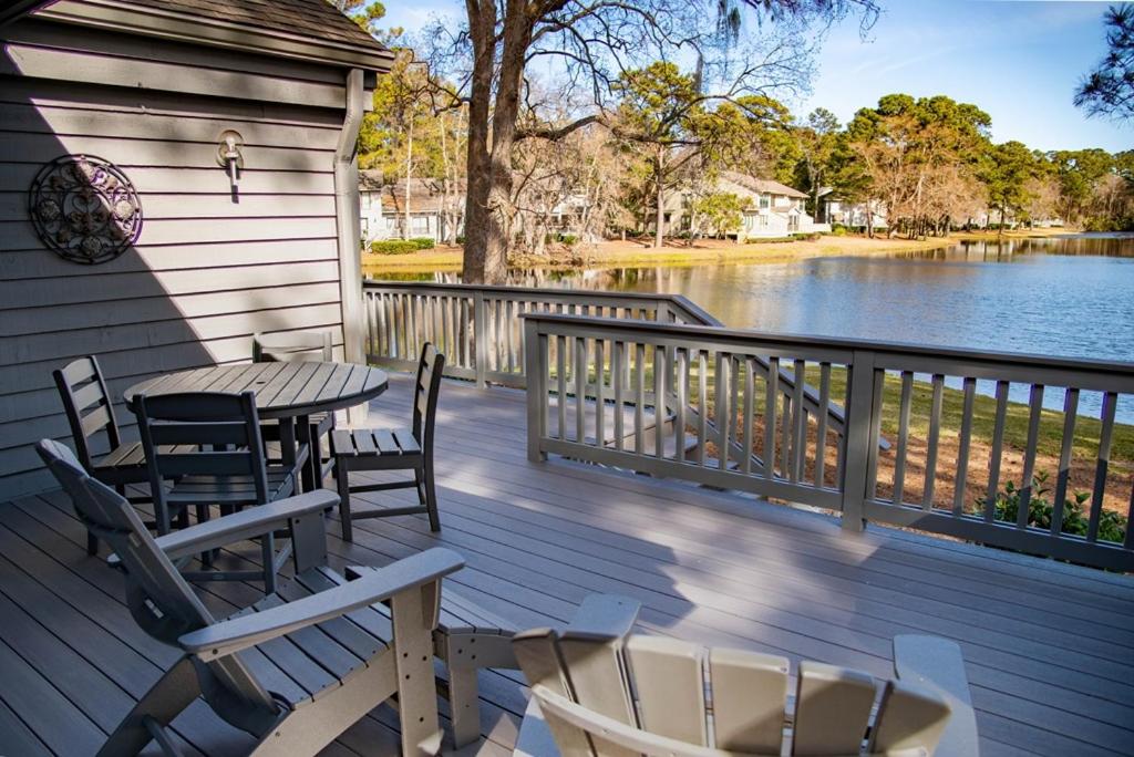 2 BR Lakeviews new furniture King 2 Twins Fold Out Bikes & Beach Gear included