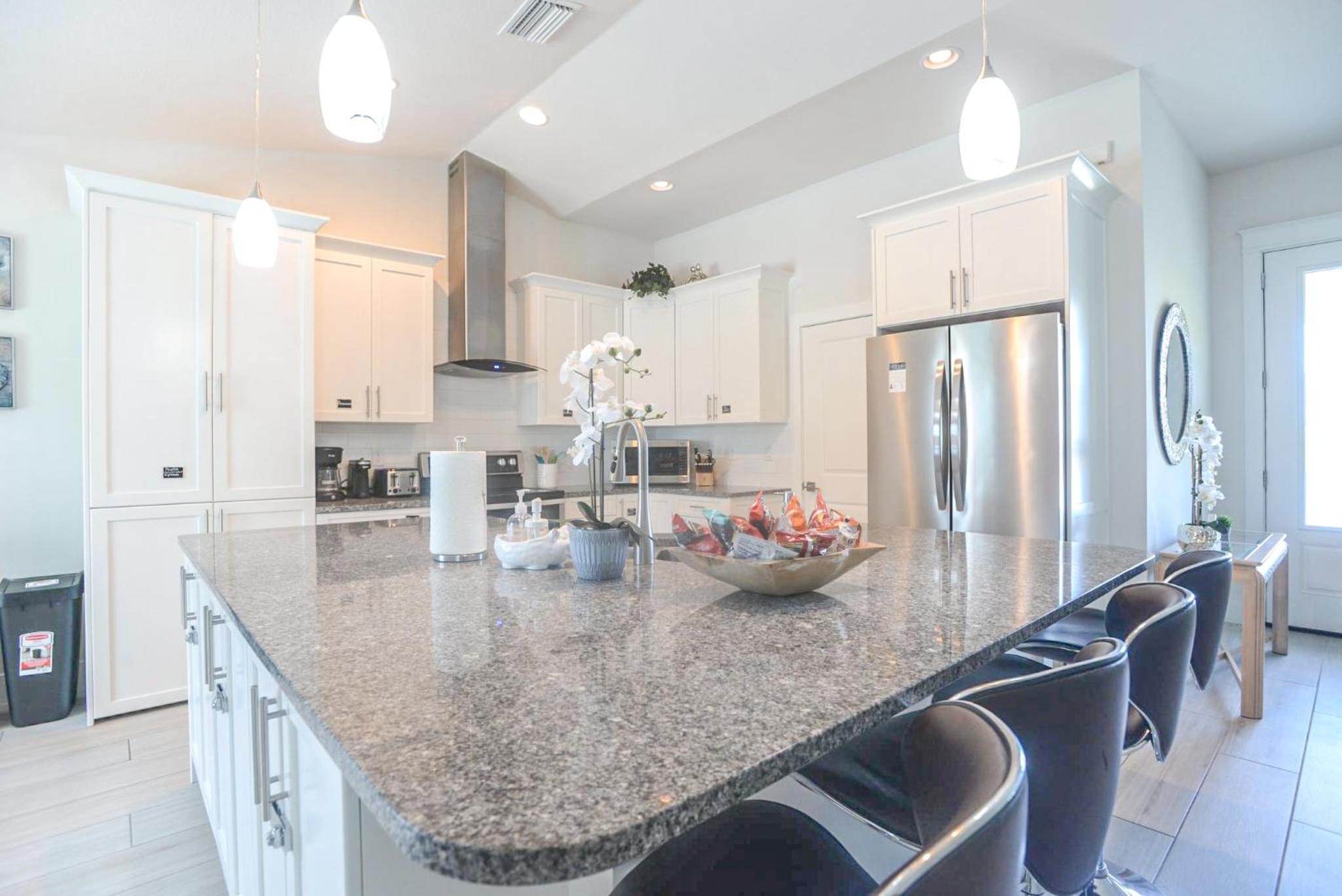 Waterfront Retreat, Heated Pool, Fishing