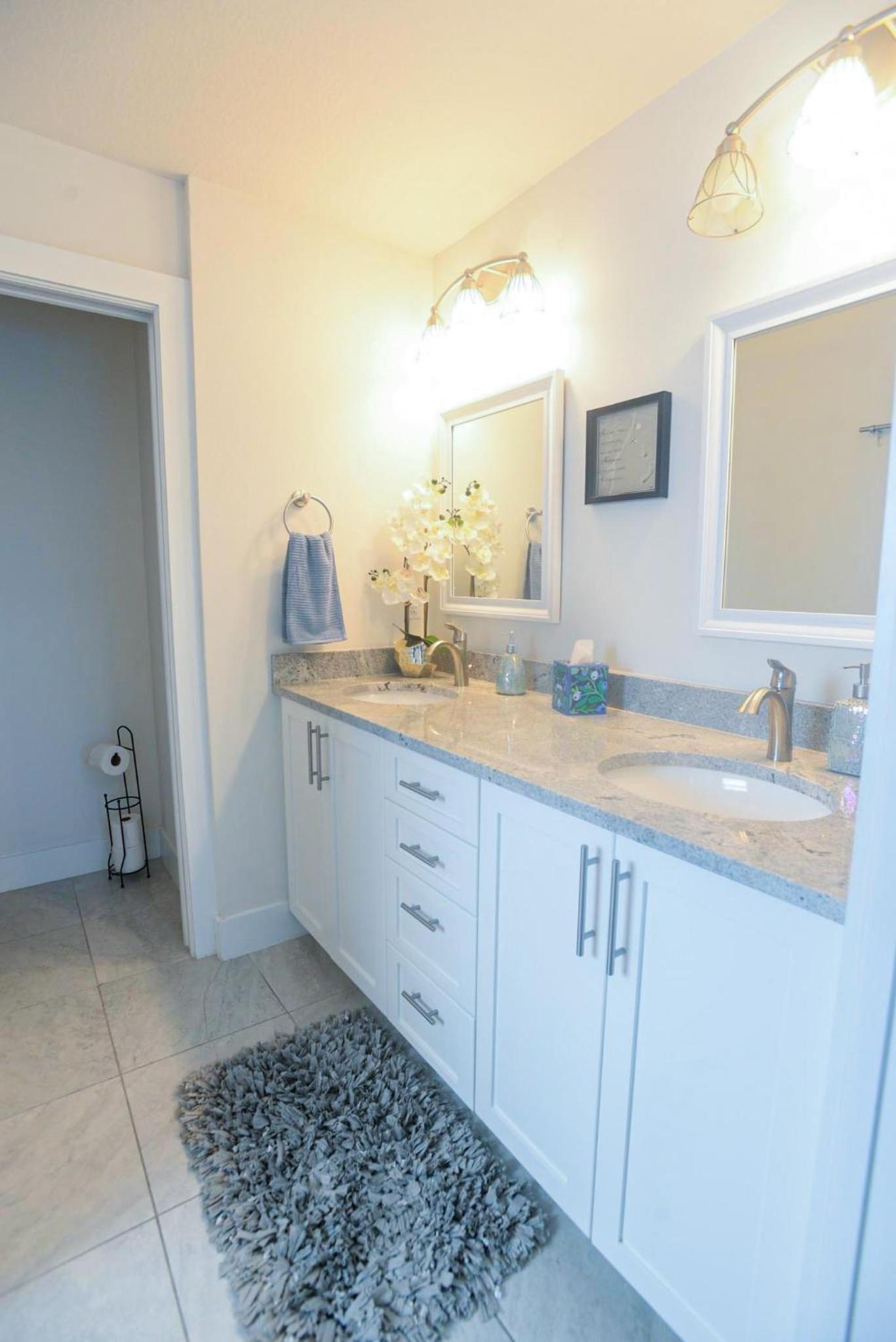 Waterfront Retreat, Heated Pool, Fishing