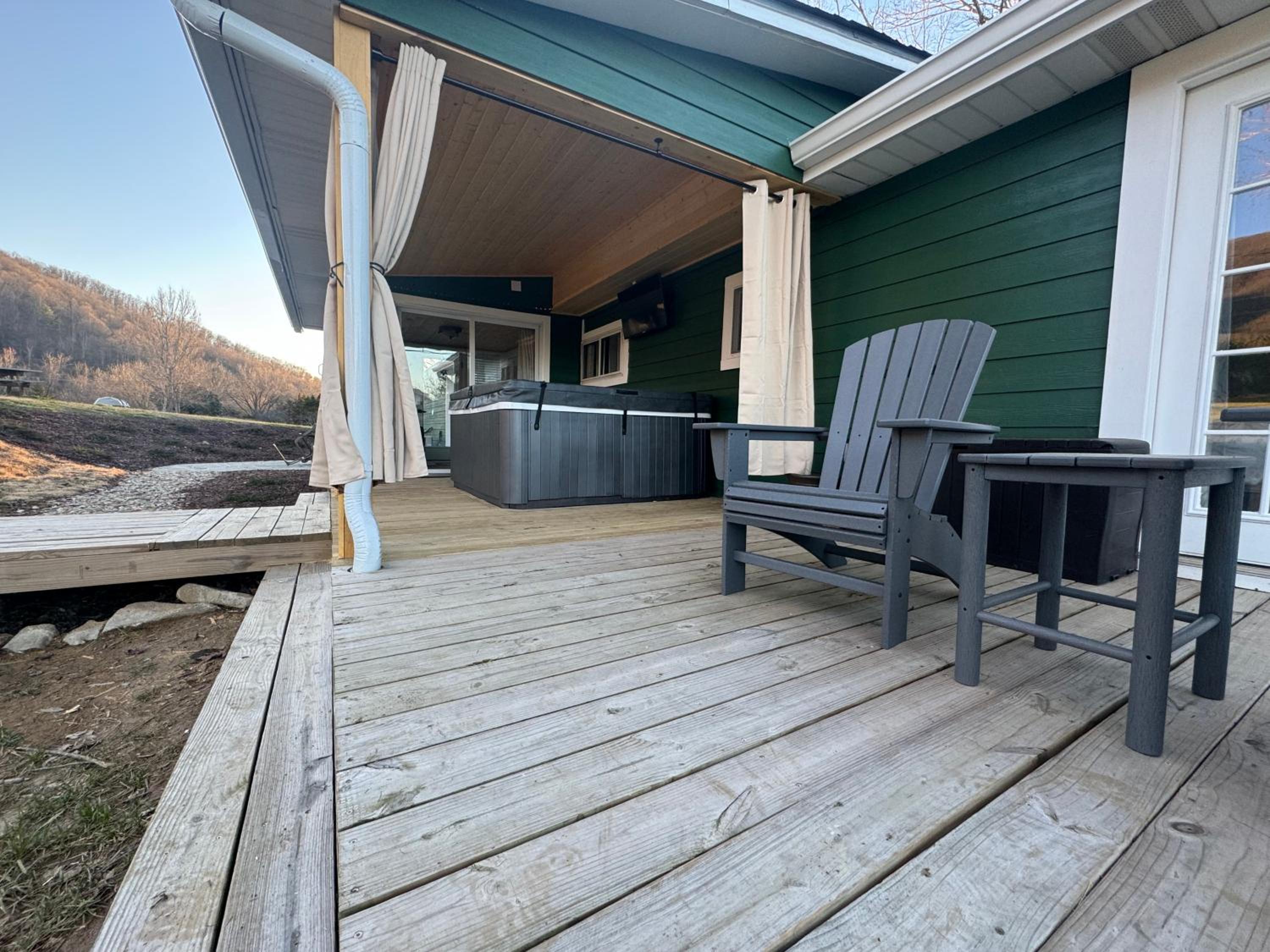Sunlight House Enjoy Serenity and Amazing Views Sleeps 6 view 3