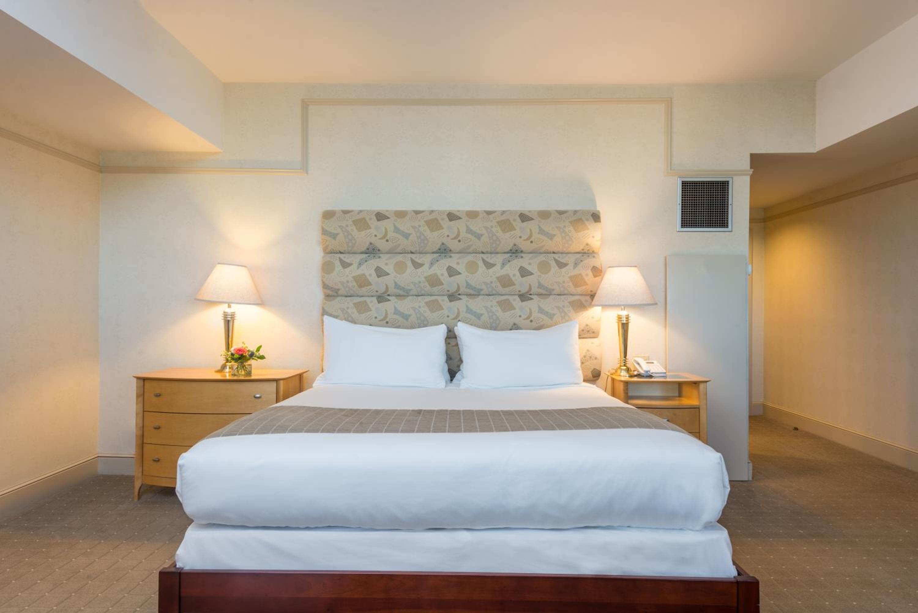 Breakwater Inn