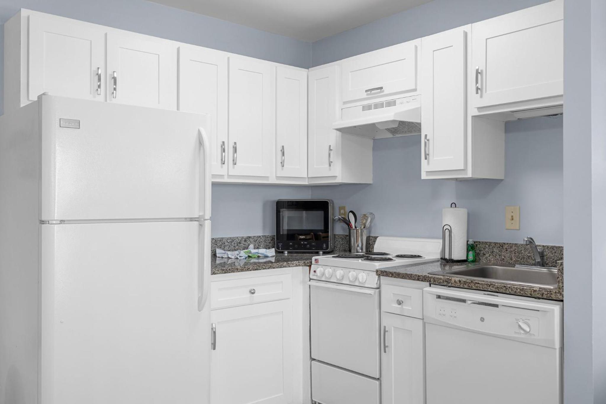 Simple & Stylish Studio, Affordable Myrtle Beach Escape view 2