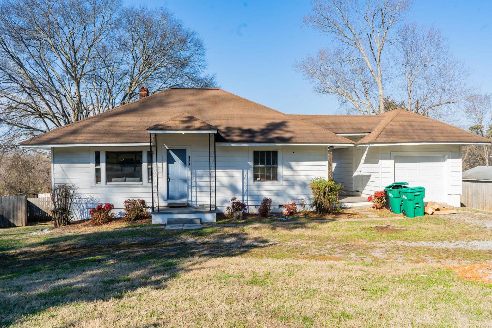Knoxville Vacations - Charming 2 Bedroom Home with Deck: Retreat in Prime Location - Property Image 8