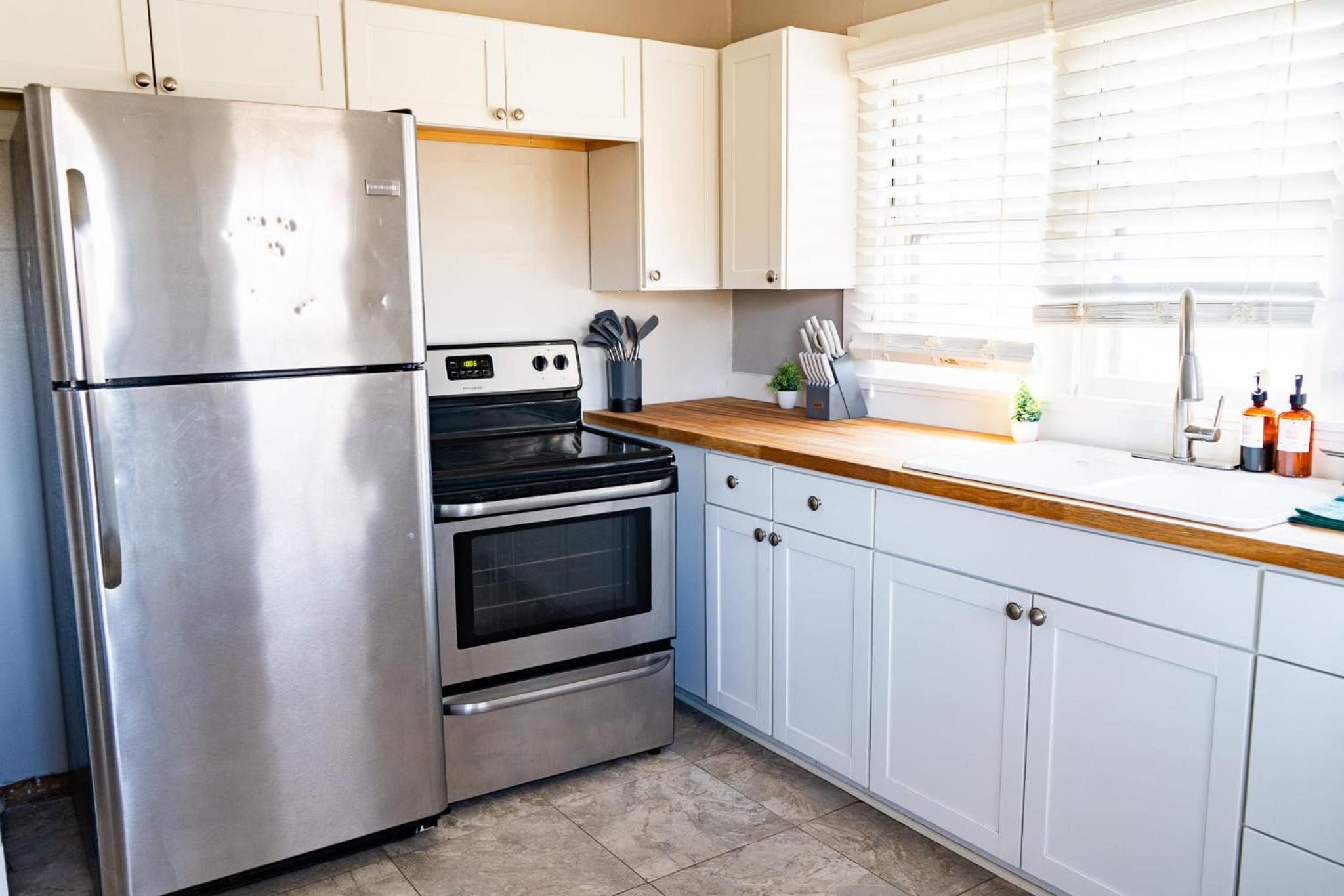Knoxville Vacations - Charming 2 Bedroom Home with Deck: Retreat in Prime Location - Property Image 15