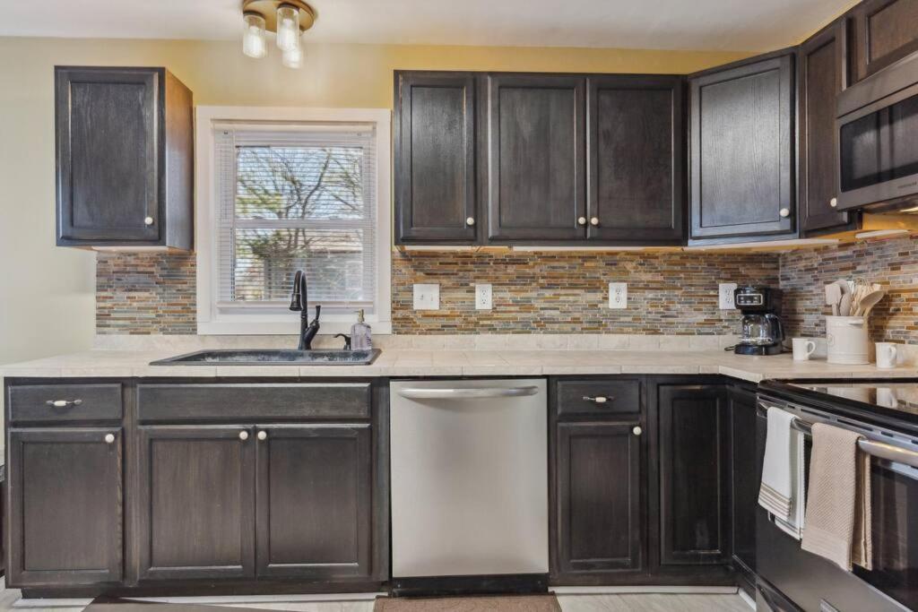 Valley Vista-Mins to SkylineDrive-Hot Tub-King, Queen Beds view 3
