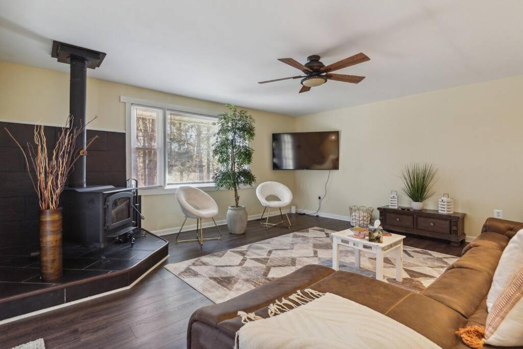 Valley Vista-Mins to SkylineDrive-Hot Tub-King, Queen Beds view 5