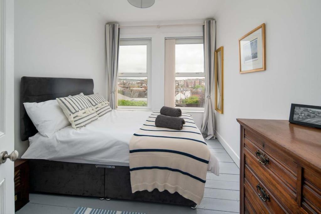 Wheatsheaf House, Cowes view 4