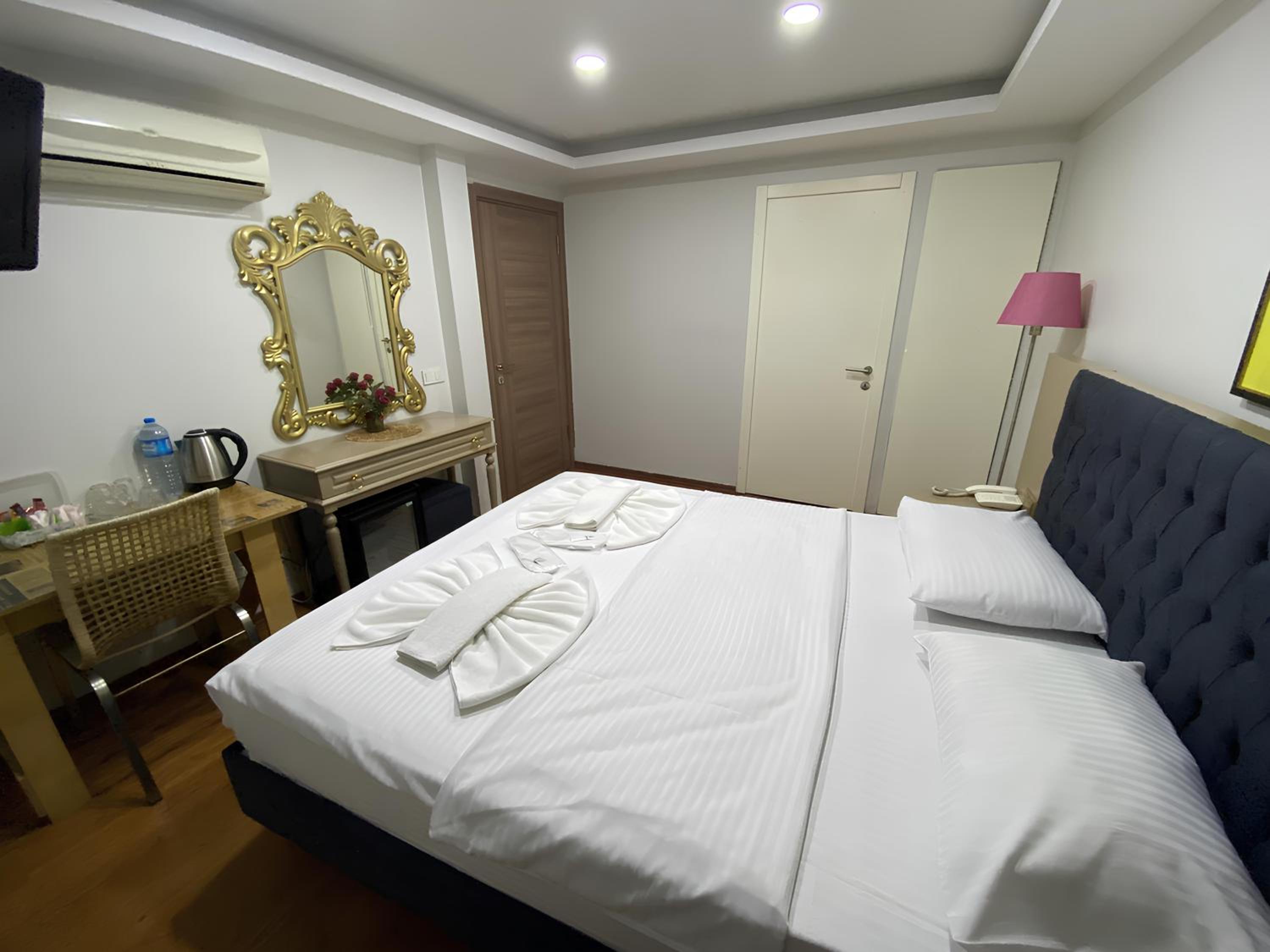 Hotel Next2 becomes Next2 Otel. - Image 57