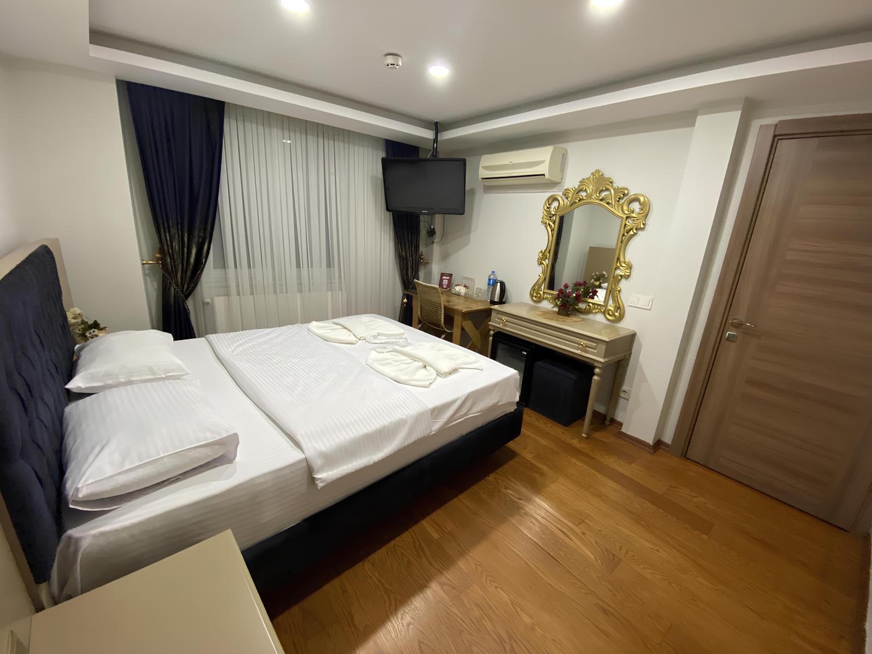 Hotel Next2 becomes Next2 Otel. - Image 45