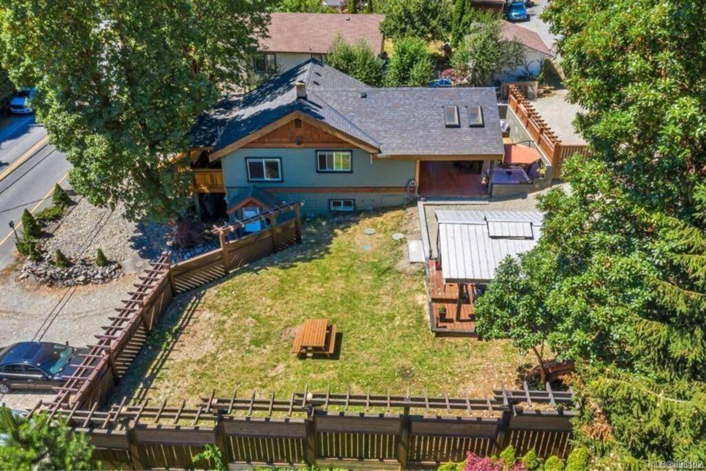 Cowichan Lake Cottages - Youbou