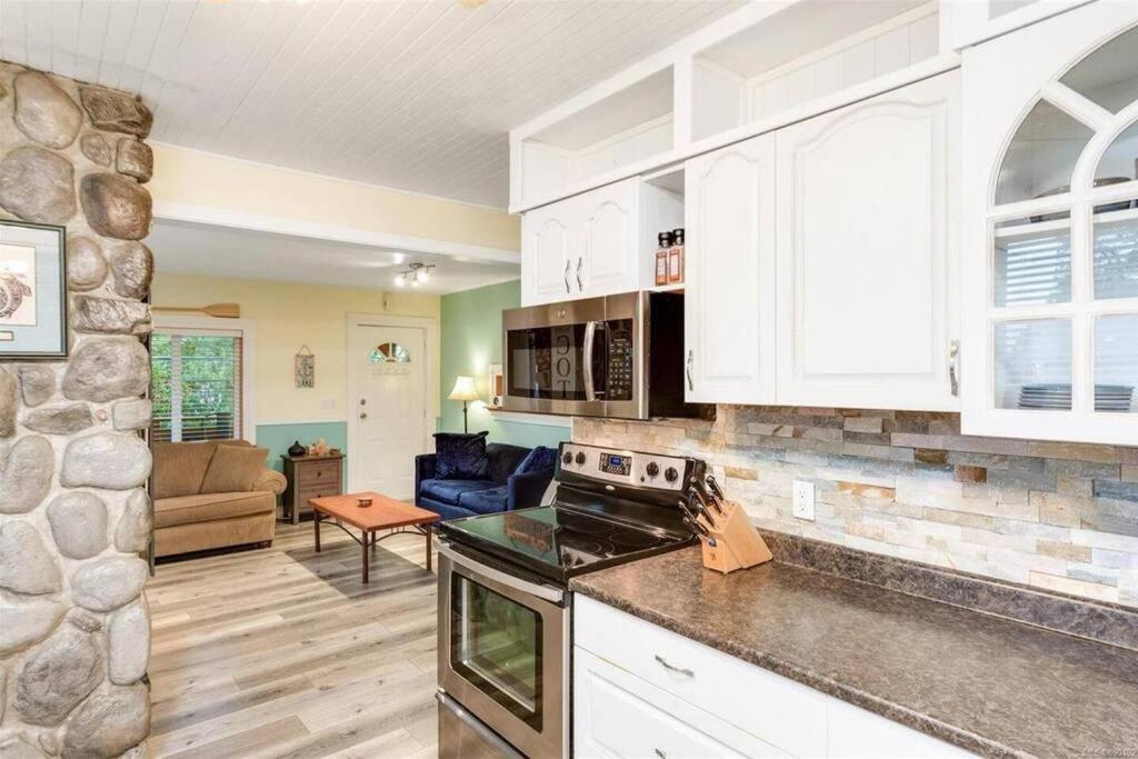 Cowichan Lake Cottages - Youbou
