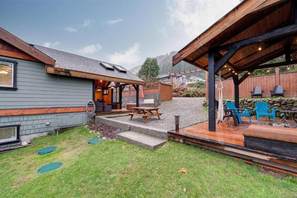 Cowichan Lake Cottages - Youbou