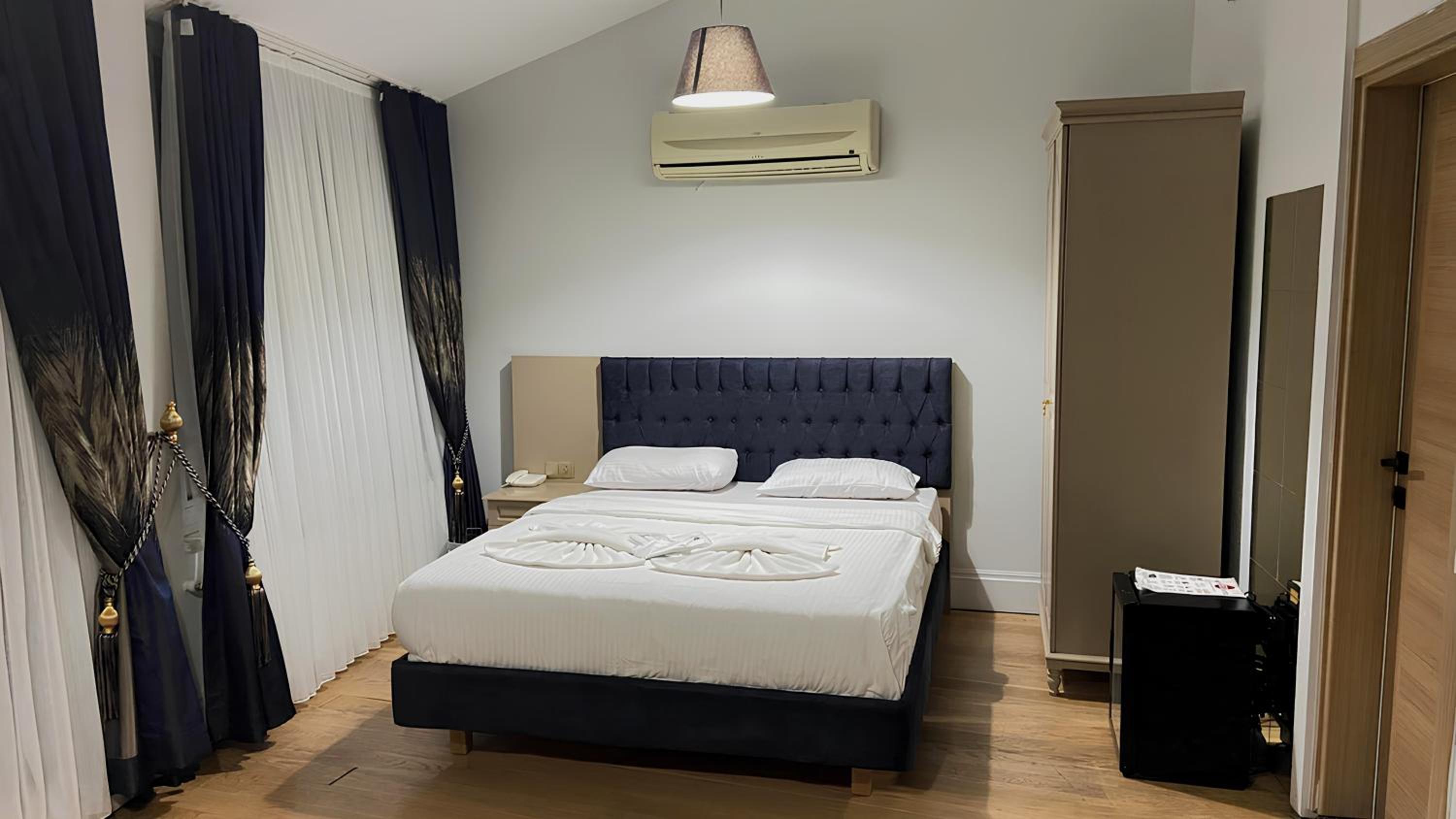 Hotel Next2 becomes Next2 Otel. - Image 60