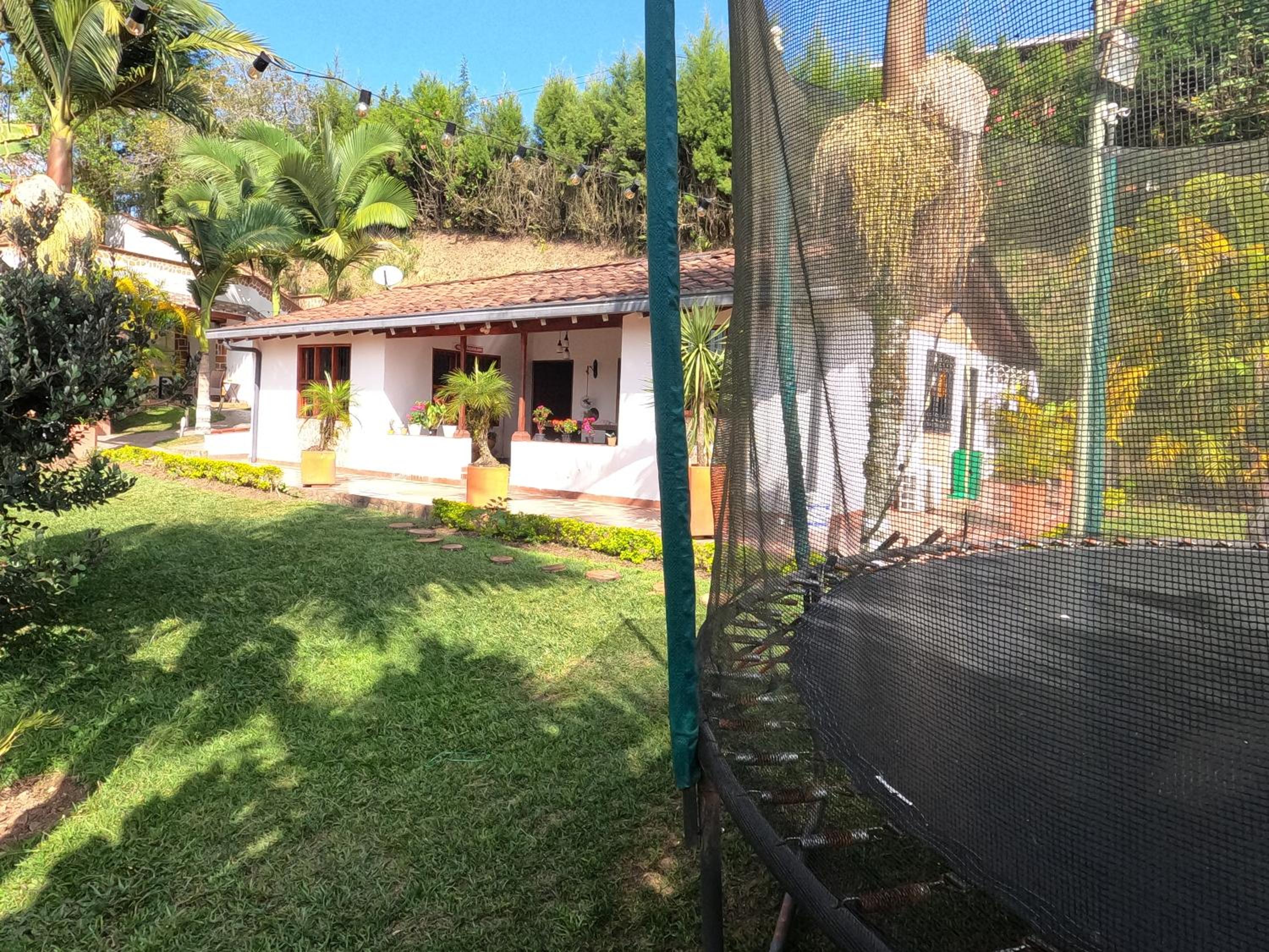 Villasol - Cabaña campestre en medio de la naturaleza