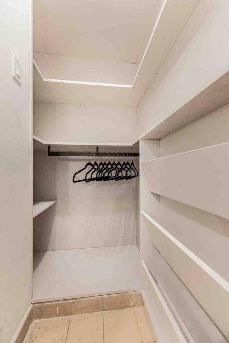 LUXURY Mid-Century Apartment In Casco Viejo view 3