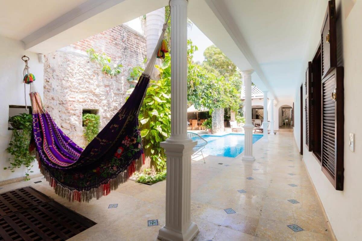 Vibrant House 5BR with Pool in Cartagena