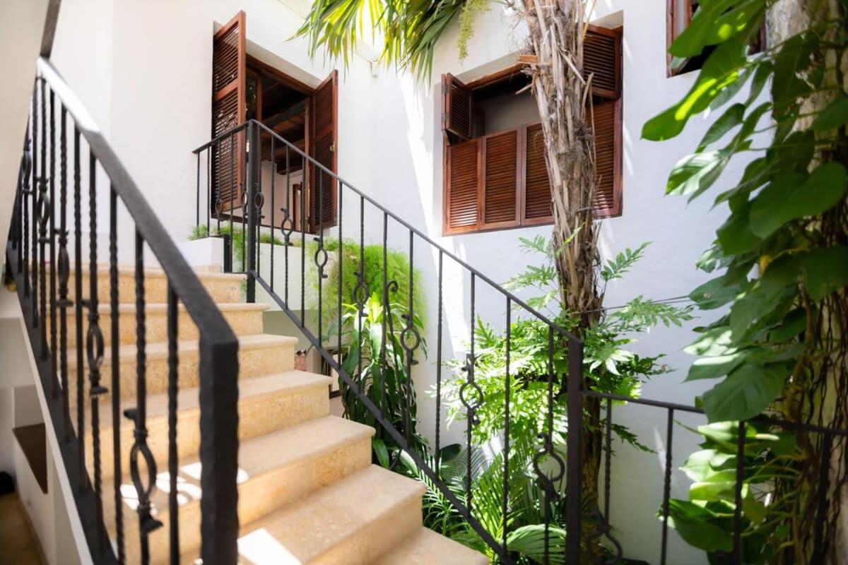Vibrant House 5BR with Pool in Cartagena