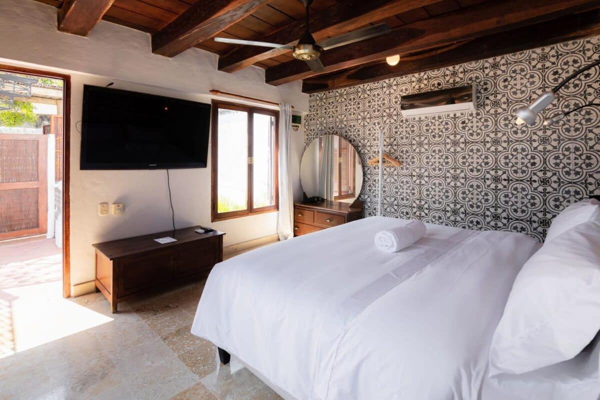 Vibrant House 5BR with Pool in Cartagena