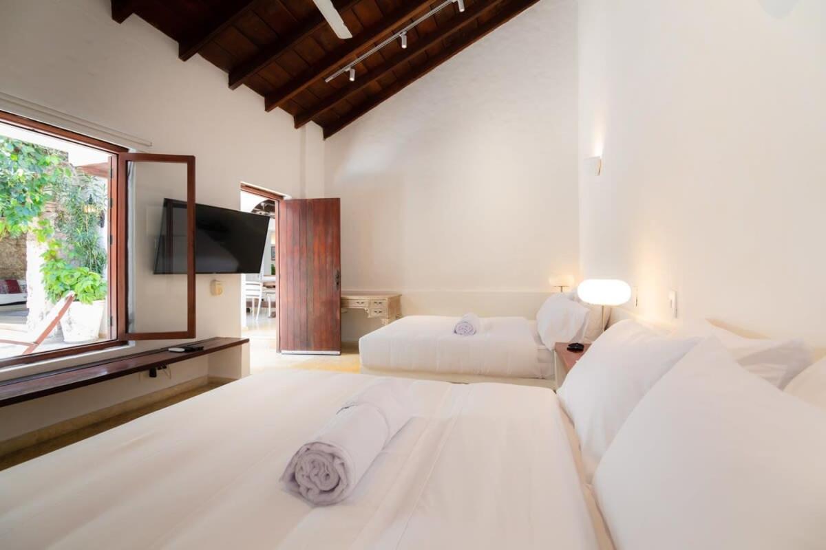 Vibrant House 5BR with Pool in Cartagena