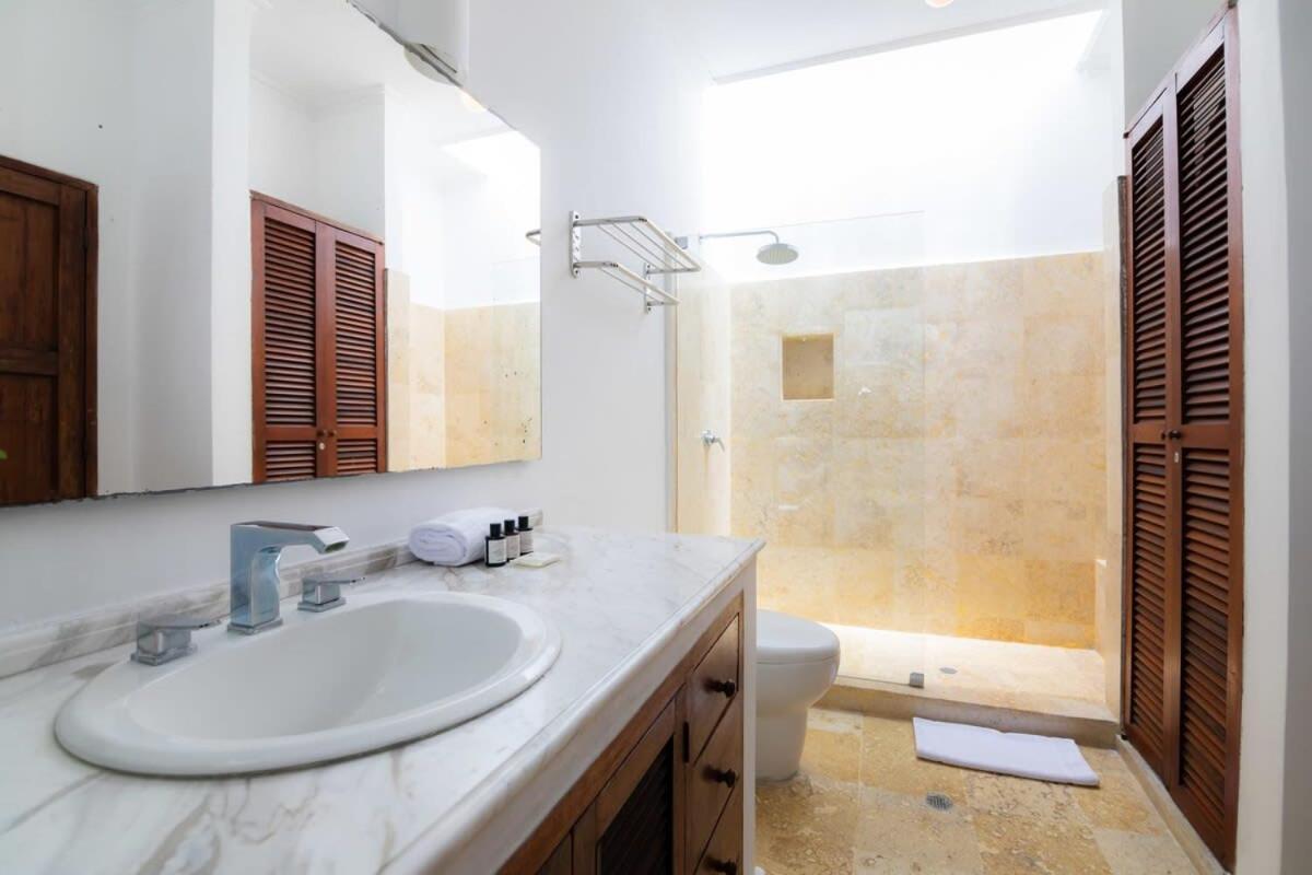 Vibrant House 5BR with Pool in Cartagena