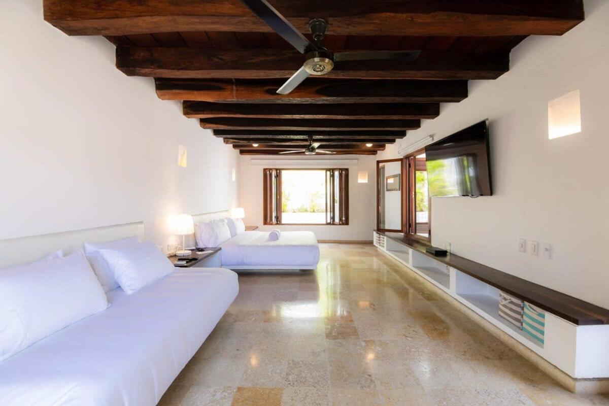 Vibrant House 5BR with Pool in Cartagena