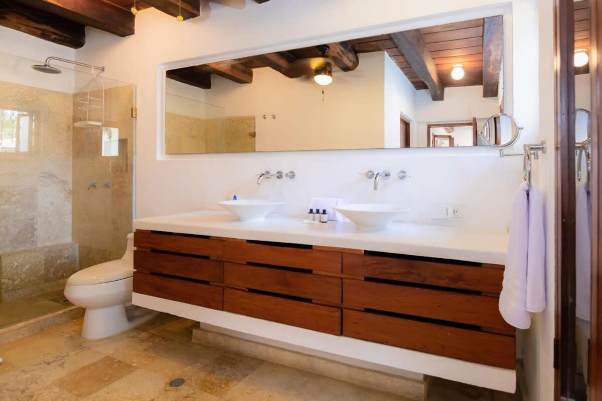 Vibrant House 5BR with Pool in Cartagena